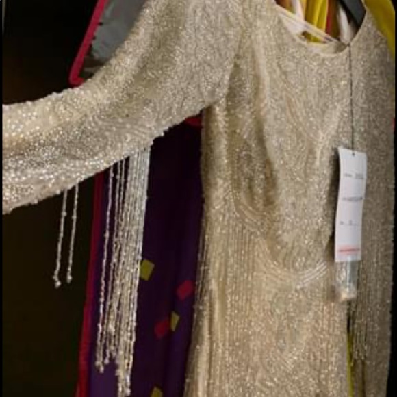 Formal dress - Picture 14 of 16